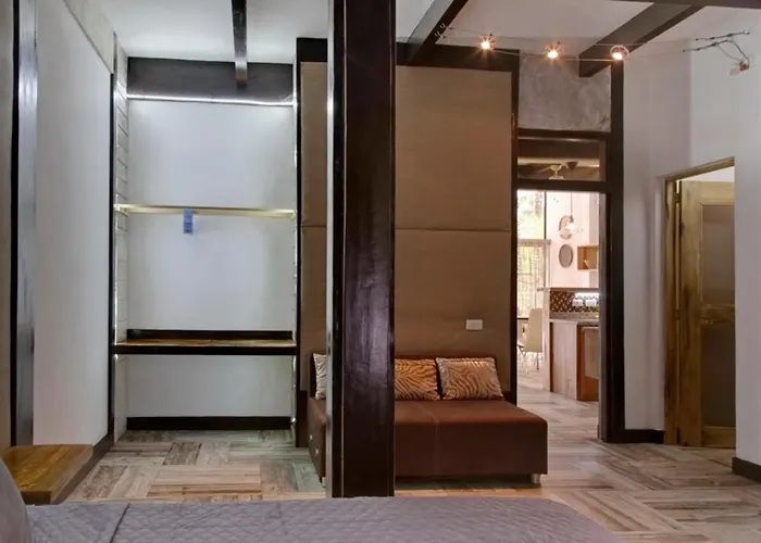 Chaykovski Boutique H